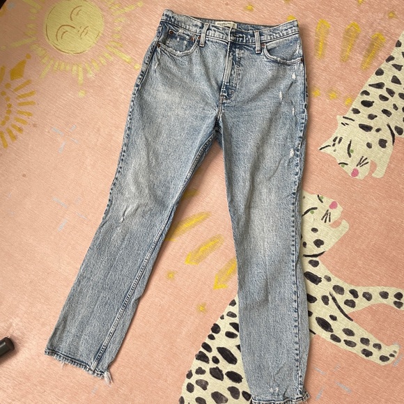 Distressed jeans - Picture 3 of 4